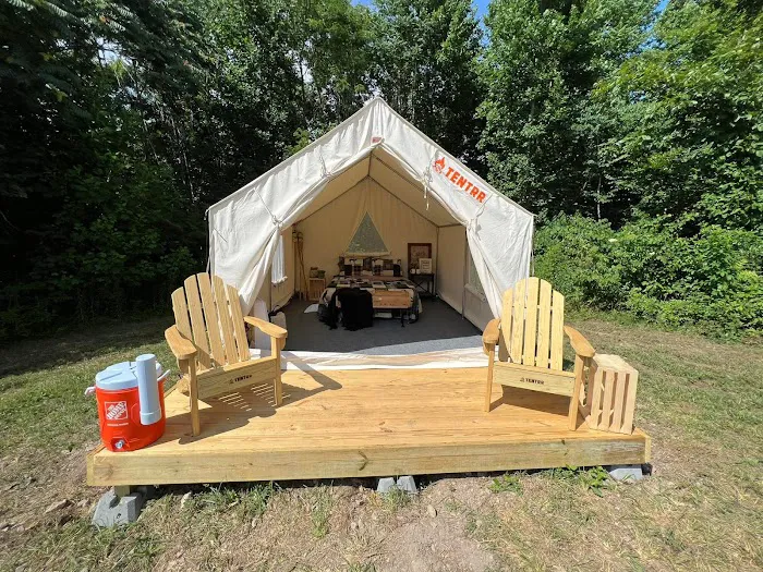 Camping at Defenders Retreat Picture 4