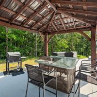 Due West Hideaways ico