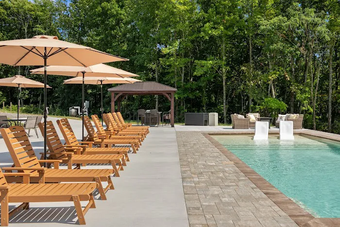 Tennessee Glamping Resort on Center Hill Lake Picture 8