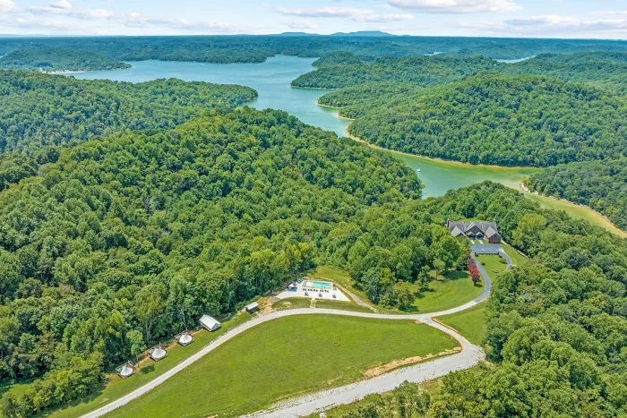 Tennessee Glamping Resort on Center Hill Lake Picture 1