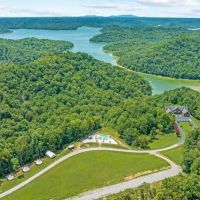 Tennessee Glamping Resort on Center Hill Lake ico