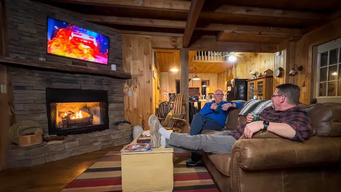 R Mason Cabin Picture 3