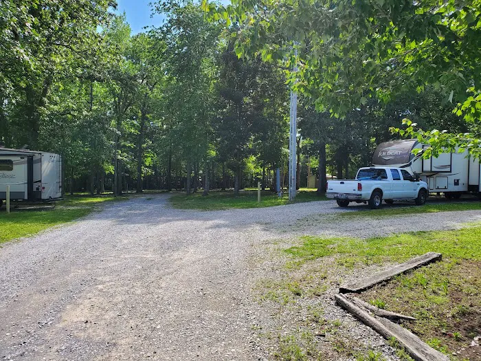 Bledsoe Forest Campground and Apartment Rentals Picture 8