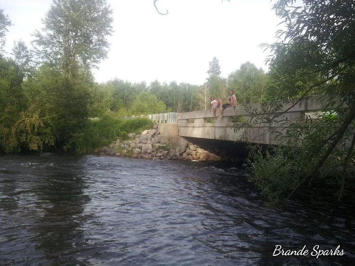 Sturgeon River Campground Picture 6