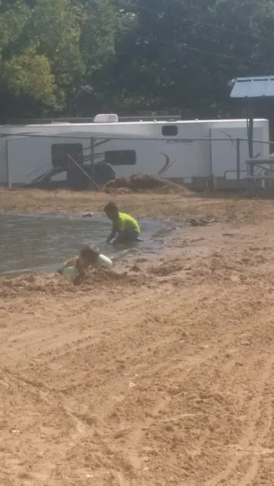 Rolling Oaks Campground Picture 3