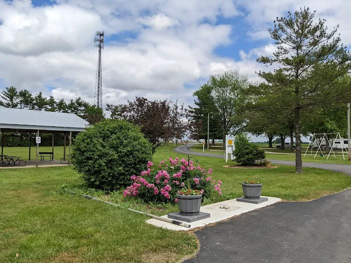 Kamp Komfort Picture 1