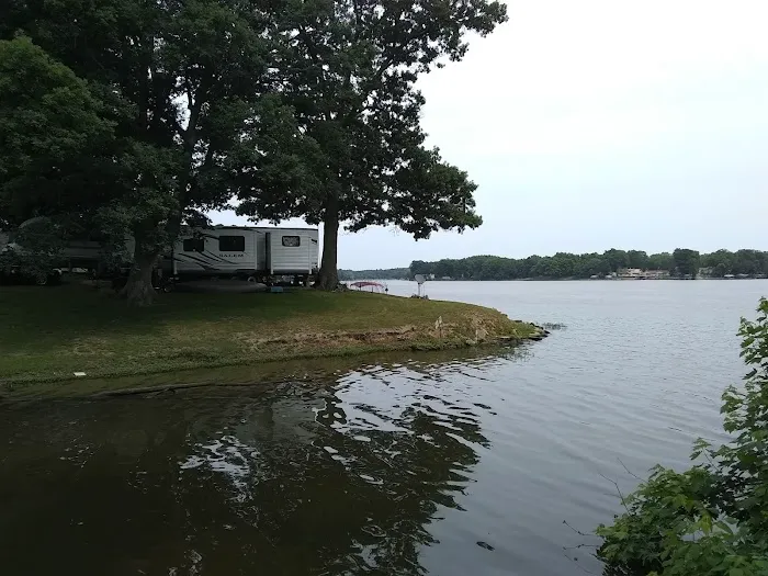 Lake Mattoon Campground & Marina Picture 7