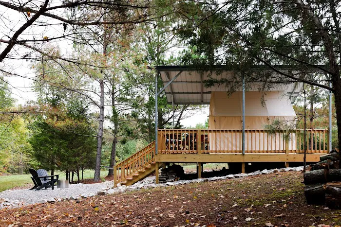 Tiny Shiny Retreat Picture 3