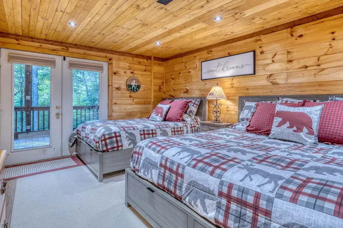 Huckleberry Hideaway Picture 2