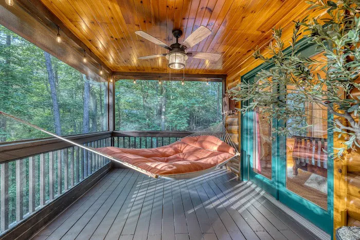 Huckleberry Hideaway Picture 8