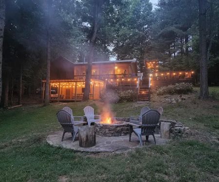 Lewis Lakeside Cottage