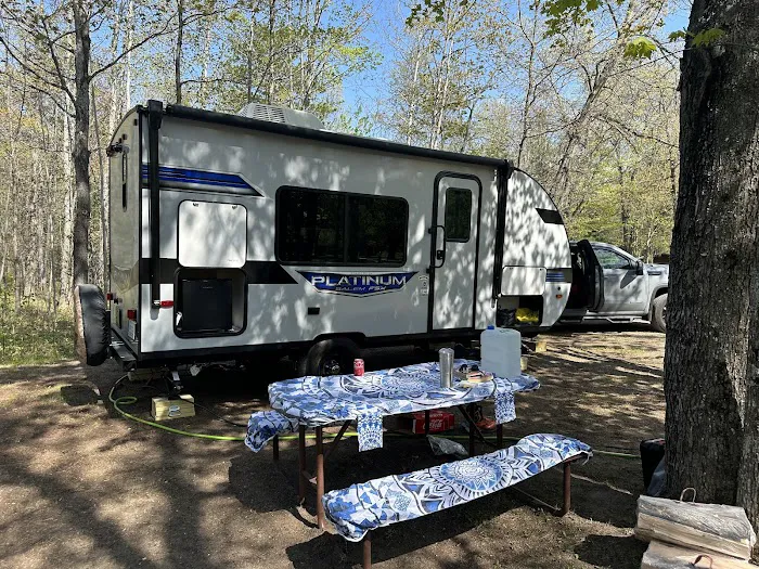 Twin Bears Wooded Campground Picture 3