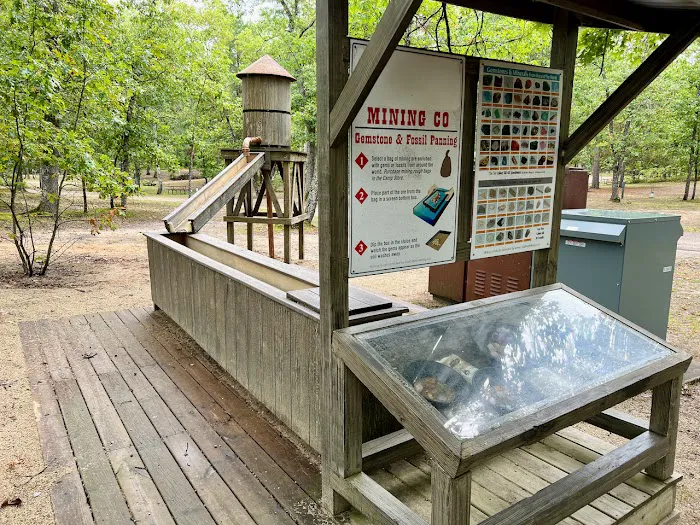 Twin Bears Wooded Campground Picture 10