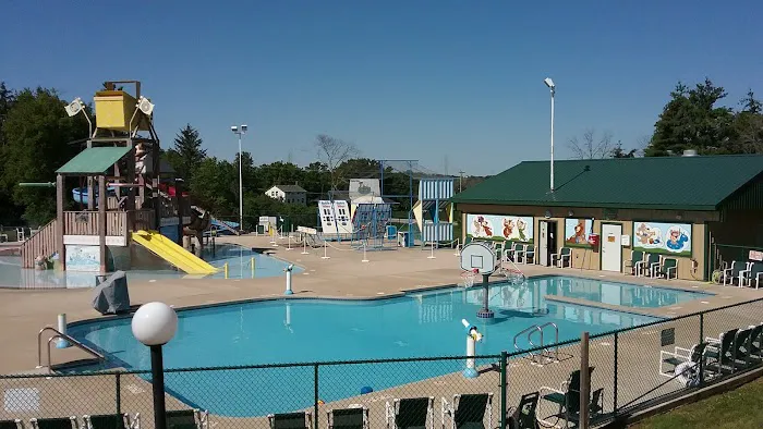 Jellystone Park Camp-Resort in Caledonia, WI Picture 6