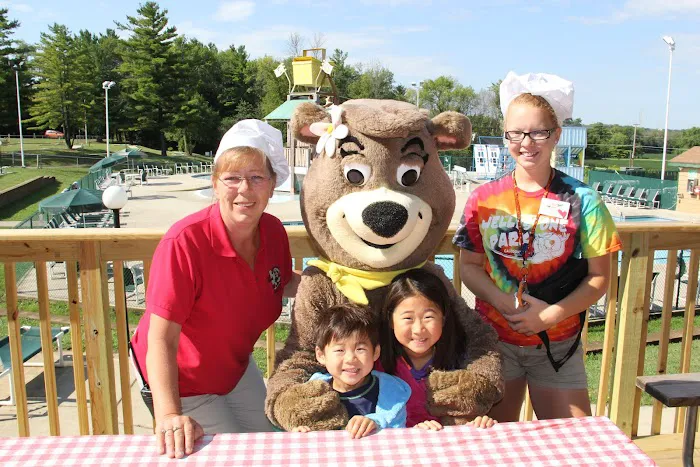 Jellystone Park Camp-Resort in Caledonia, WI Picture 10