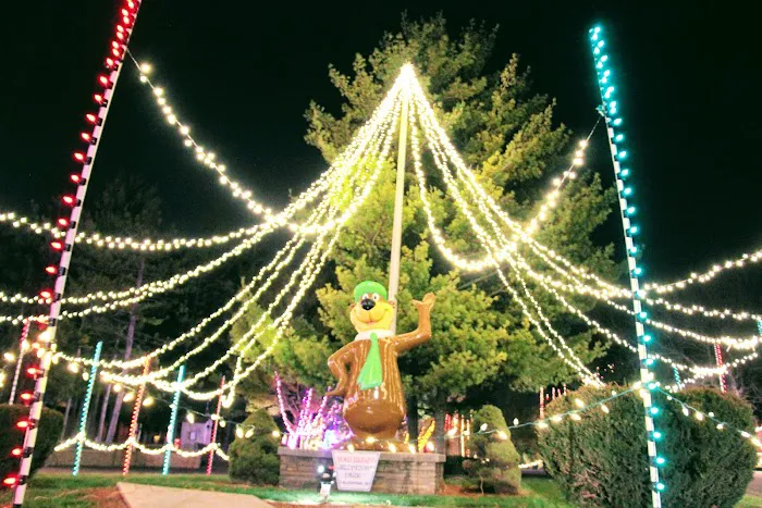 Jellystone Park Camp-Resort in Caledonia, WI Picture 8