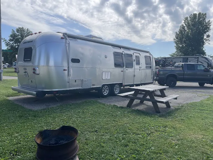 Fondulac Park Carl Spindler Campground Picture 5