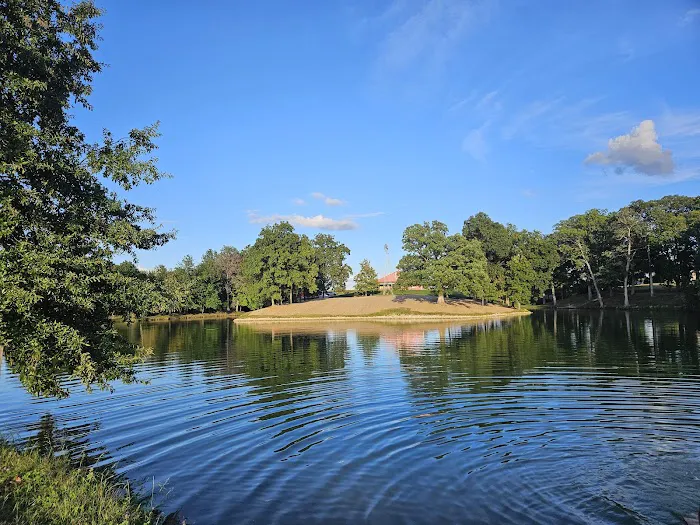 Riverfront private campground Picture 7