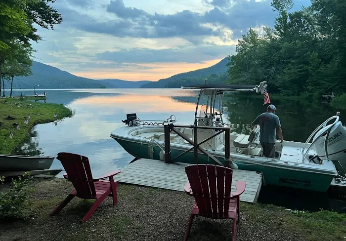 Mullins Bay Cabins Picture 10