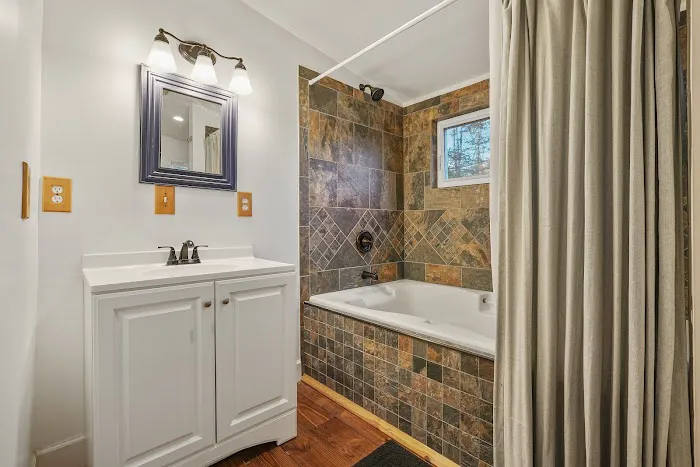 Mulberry Gap - Adventure Basecamp Picture 3