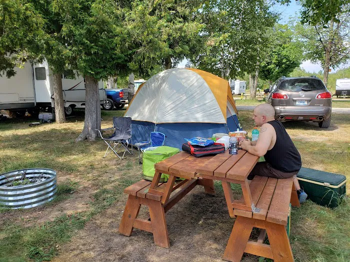 Mackinaw Campground Picture 7