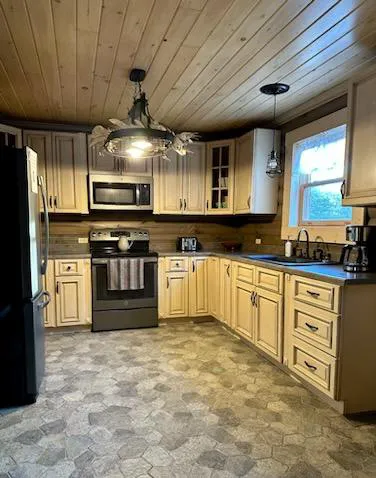 Wanderlust Lodge Picture 2