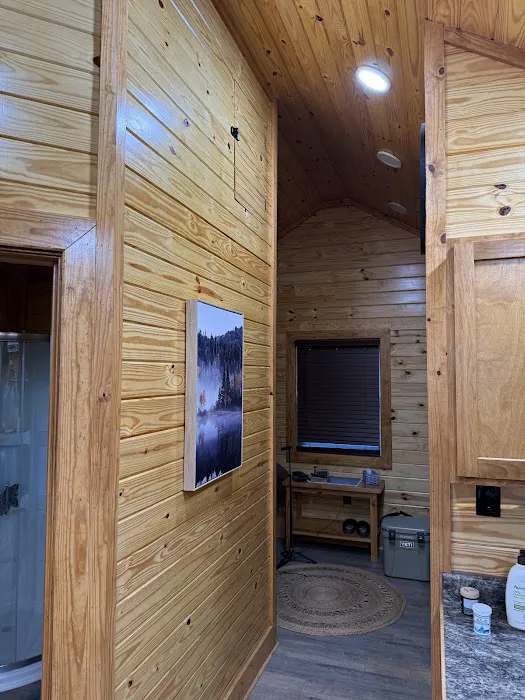 Ground Zero Lodging Picture 3