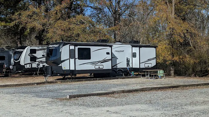 Cedar Creek RV & Outdoor Center Picture 2