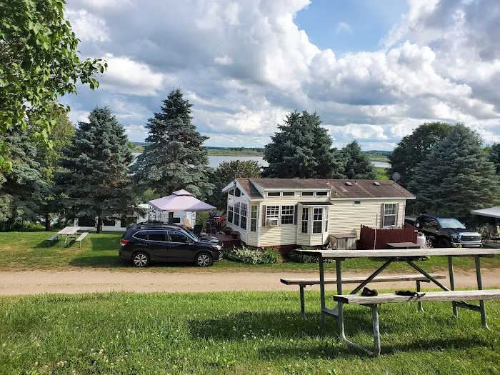 Snug Harbor Inn Picture 4