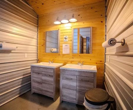 Made in the Shade RV Park - Only, TN