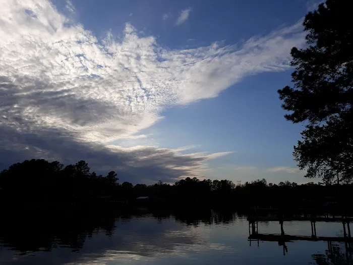 Riverside Campground & Motel Picture 1