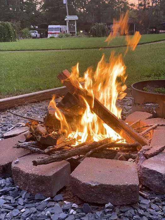 Riverside Campground & Motel Picture 4