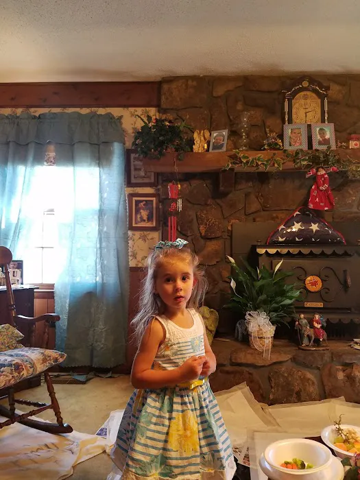 Riverside Campground & Motel Picture 10