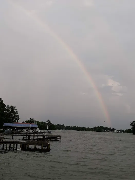 Riverside Campground & Motel Picture 3