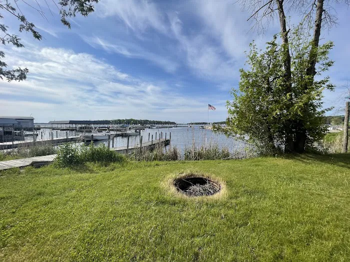 Rainbow Cabins Picture 1