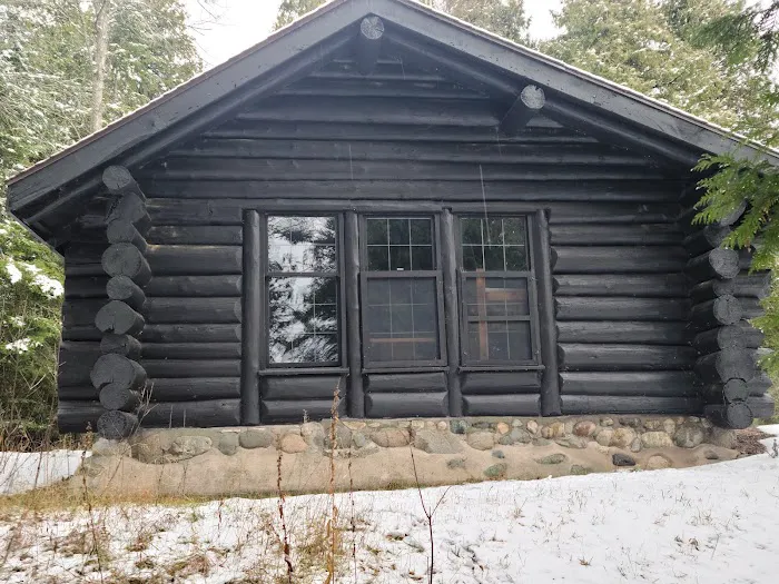 Sturgeon Bay Cabin Picture 1