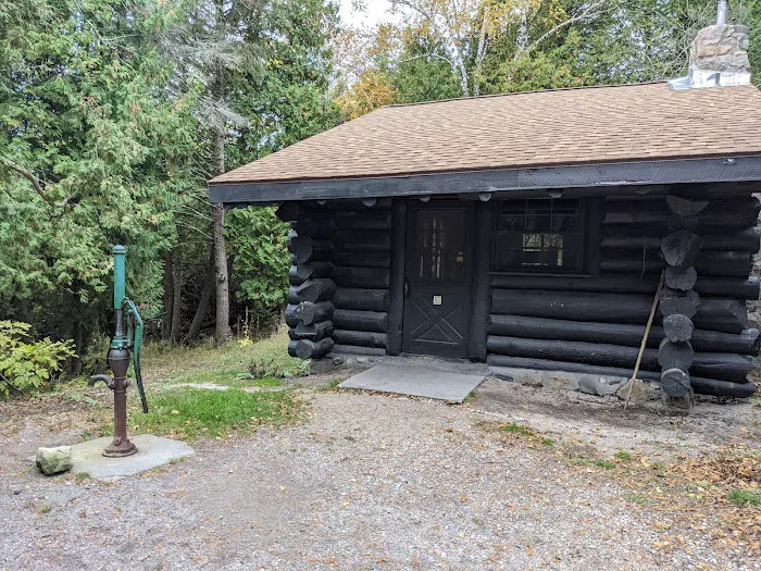 Sturgeon Bay Cabin Picture 4