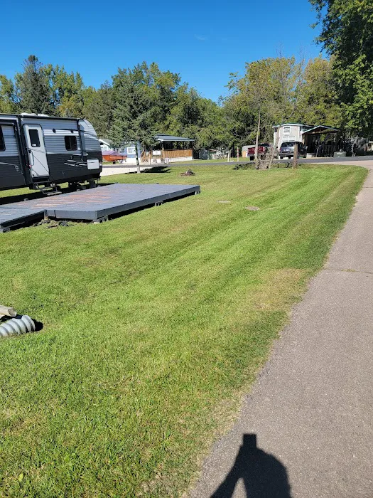 Woodhaven Lakes Picture 19