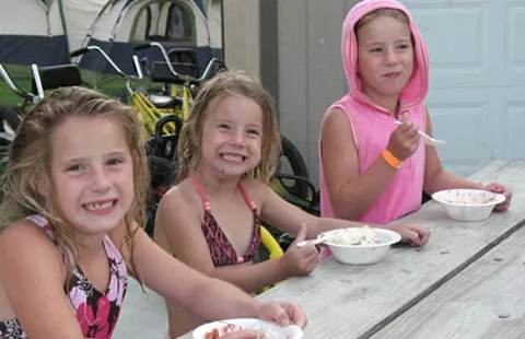 Lena KOA Holiday Picture 7