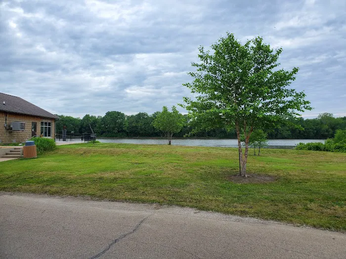 Riverfront Park Campground Picture 4