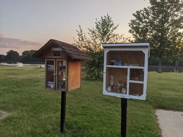 Riverfront Park Campground Picture 10