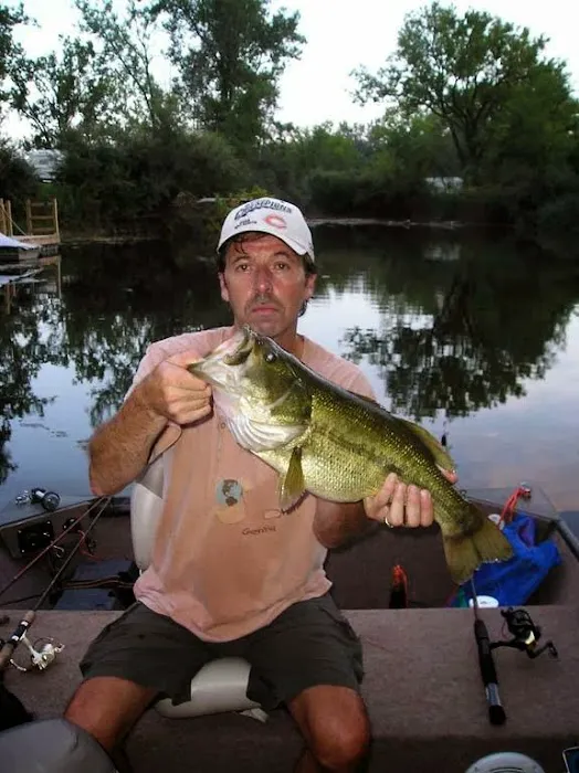 Stonefort Campground Picture 9