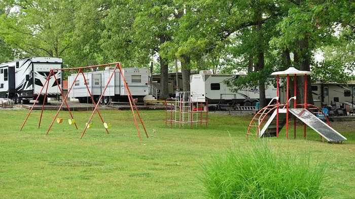 Waters Edge RV Park and Marina Picture 9