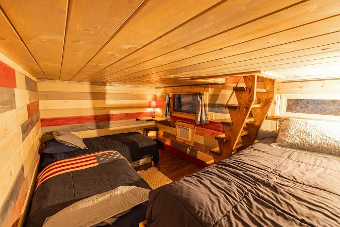 Jaybird Treehouse Picture 3