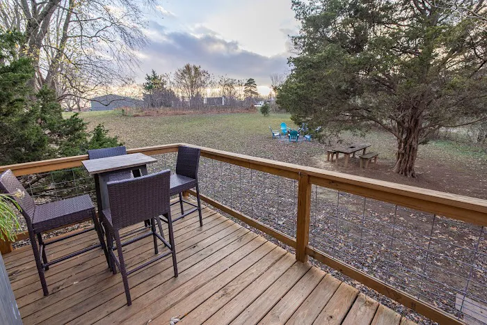 Jaybird Treehouse Picture 1