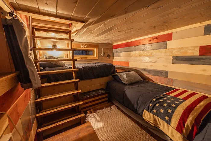 Jaybird Treehouse Picture 10