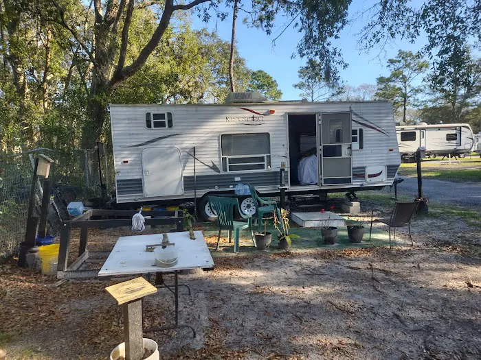 Bow & Arrow Campground Picture 5