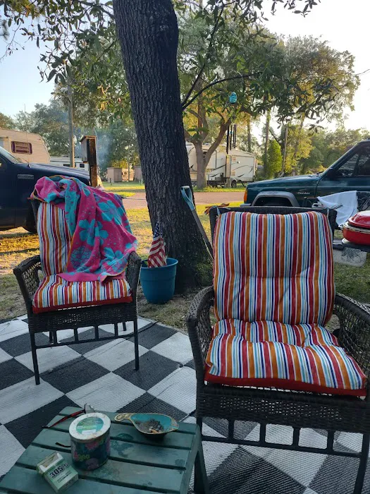 Bow & Arrow Campground Picture 6