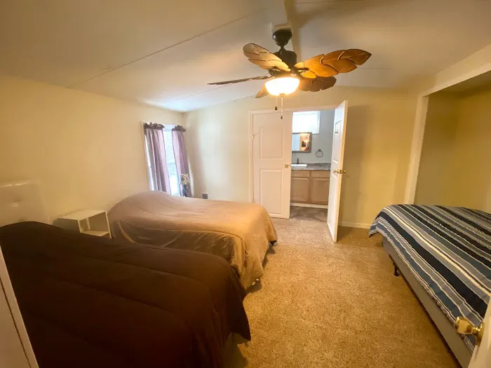 Dan's Resort Picture 1