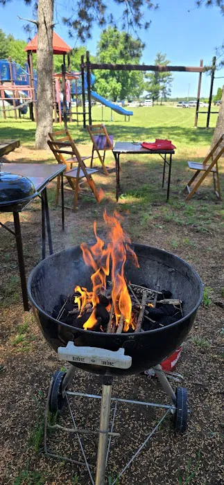 Whispering Pines - Event and Lodging Picture 10